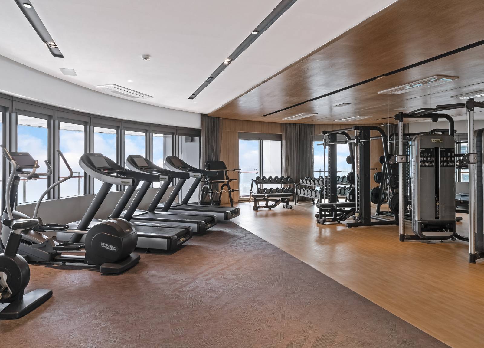 Fully equipped gymnasium fabricated to ensure maximum efficiency and the best results 